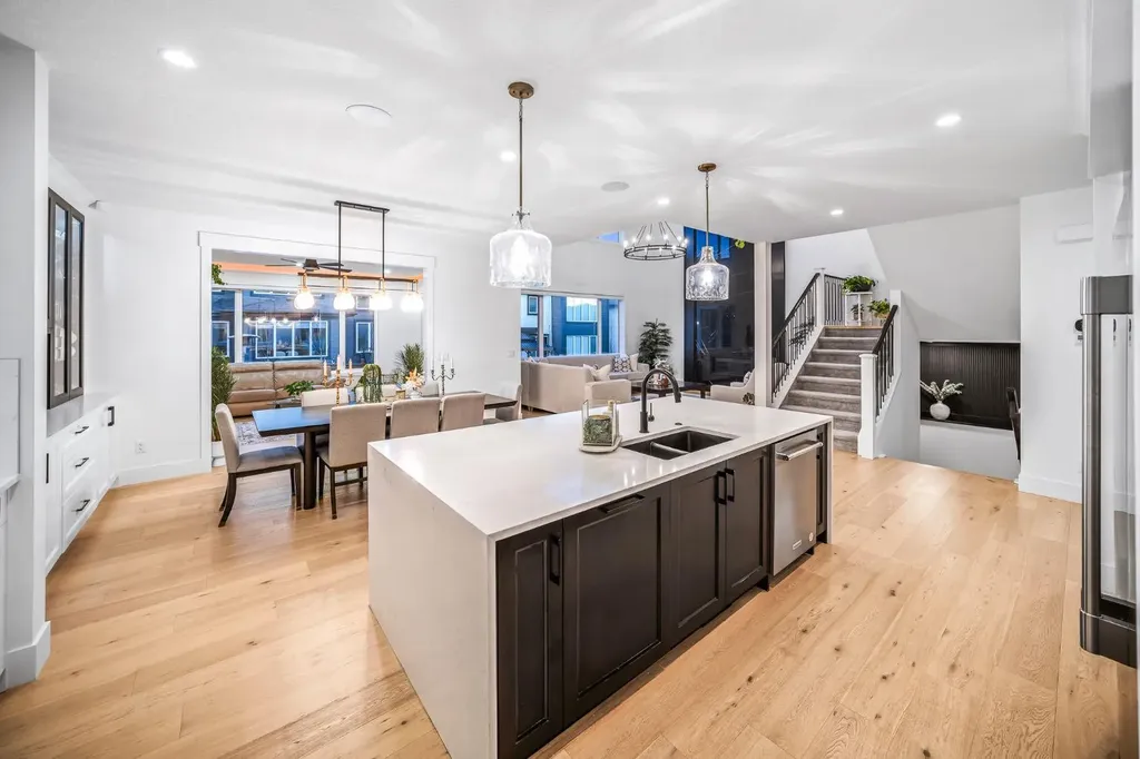 103 Aspen Summit Close SW Calgary AB T3H 6B3