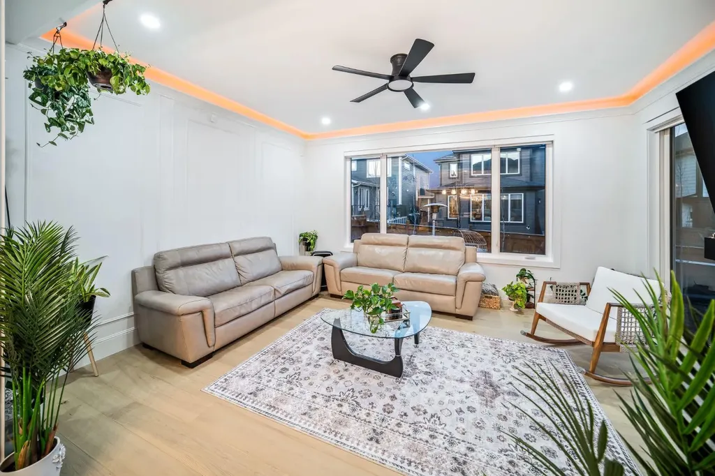 103 Aspen Summit Close SW Calgary AB T3H 6B3