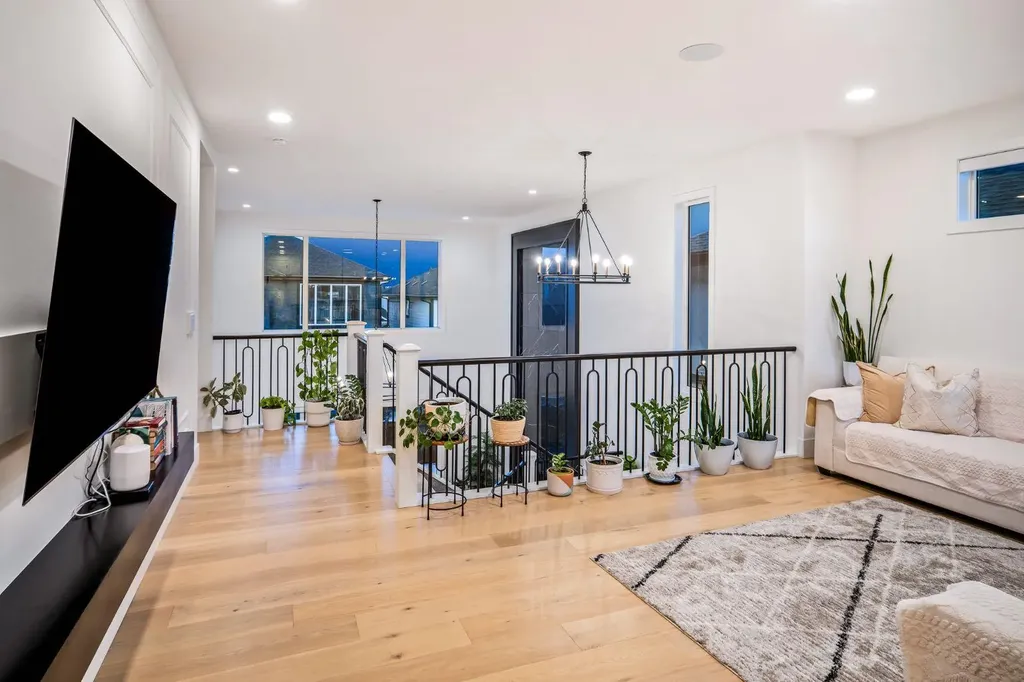 103 Aspen Summit Close SW Calgary AB T3H 6B3