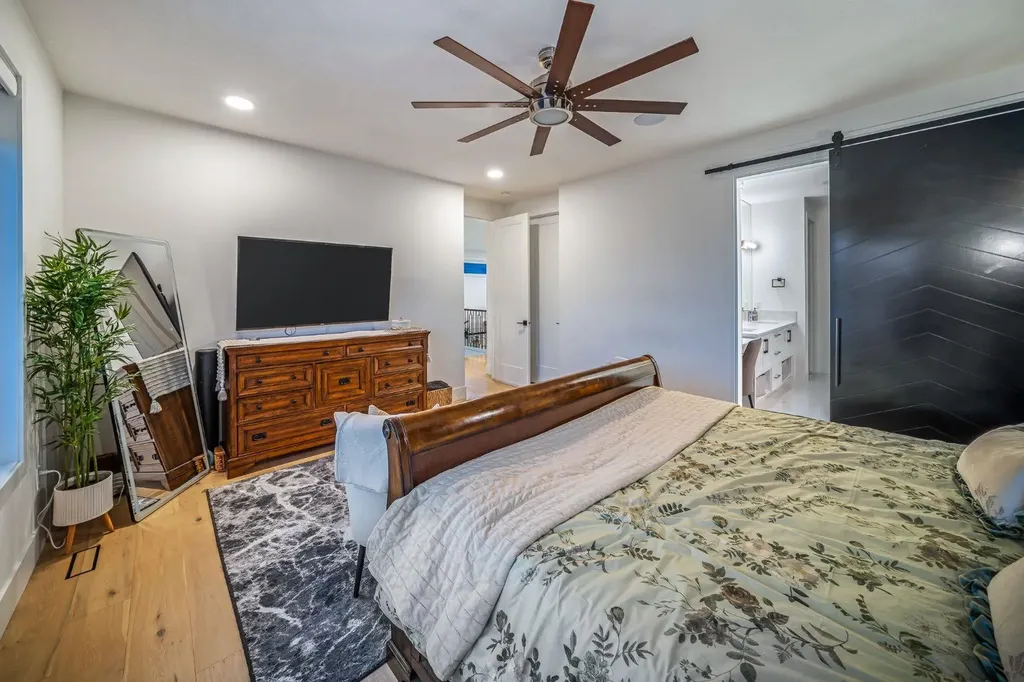 103 Aspen Summit Close SW Calgary AB T3H 6B3