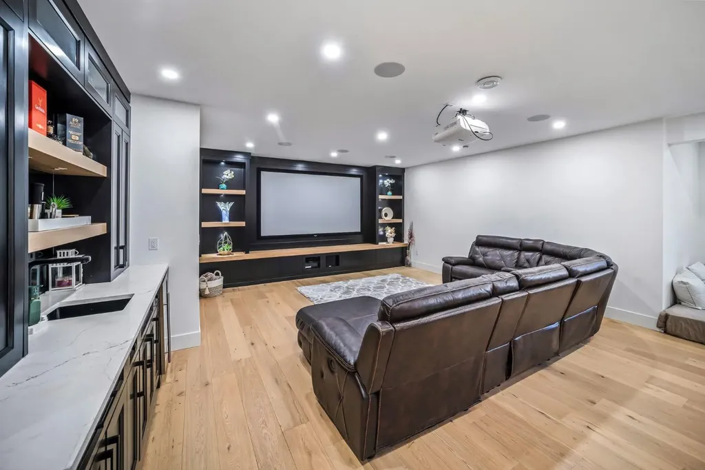 103 Aspen Summit Close SW Calgary AB T3H 6B3
