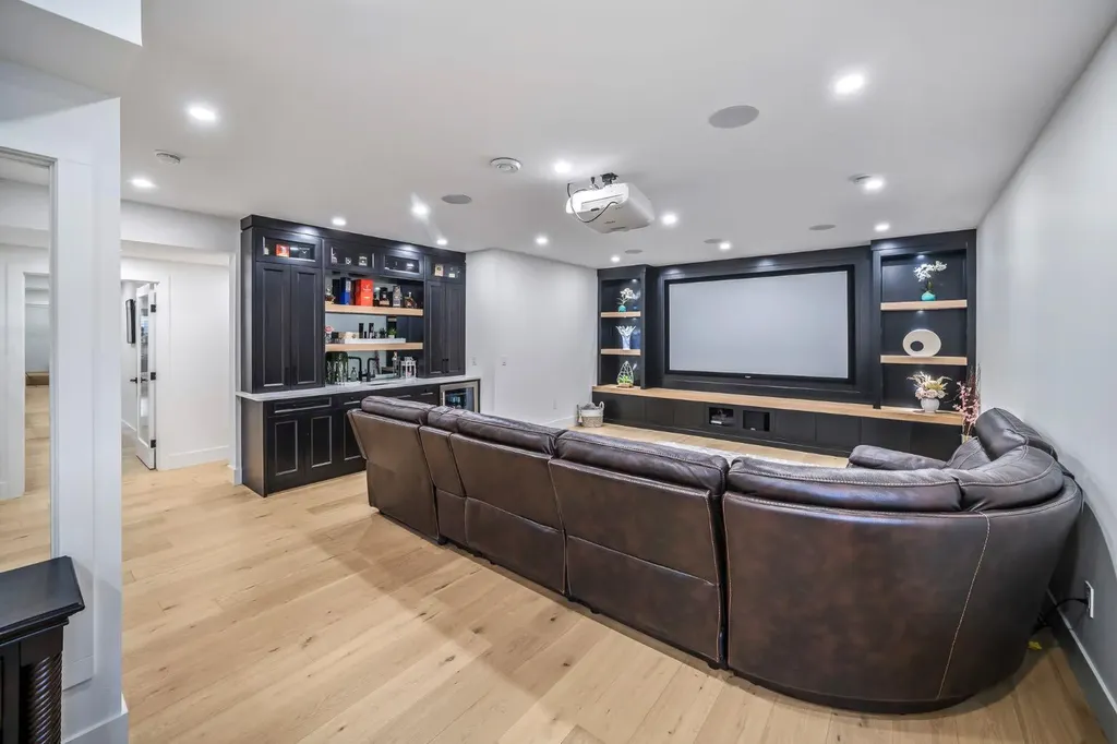 103 Aspen Summit Close SW Calgary AB T3H 6B3