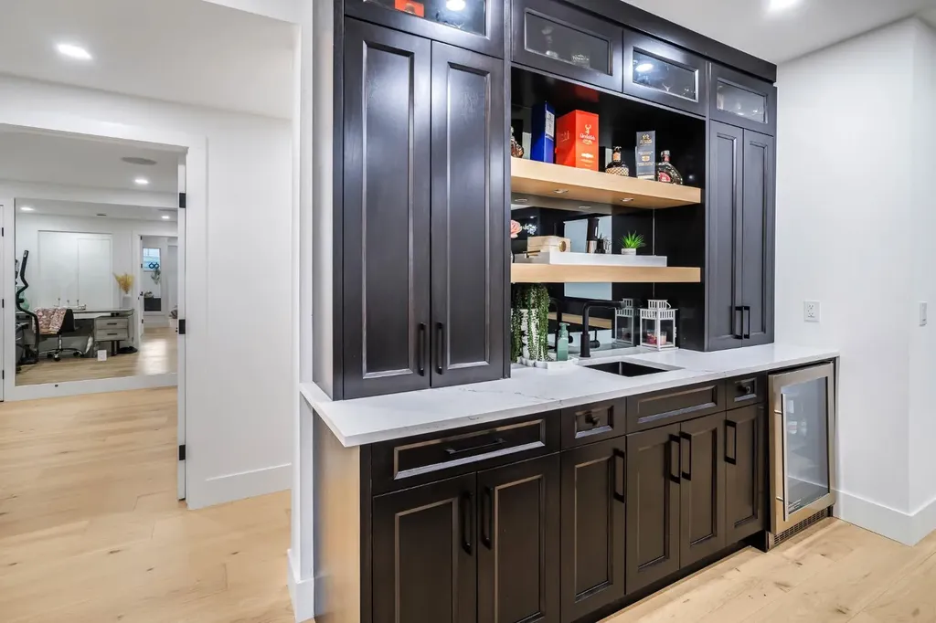 103 Aspen Summit Close SW Calgary AB T3H 6B3