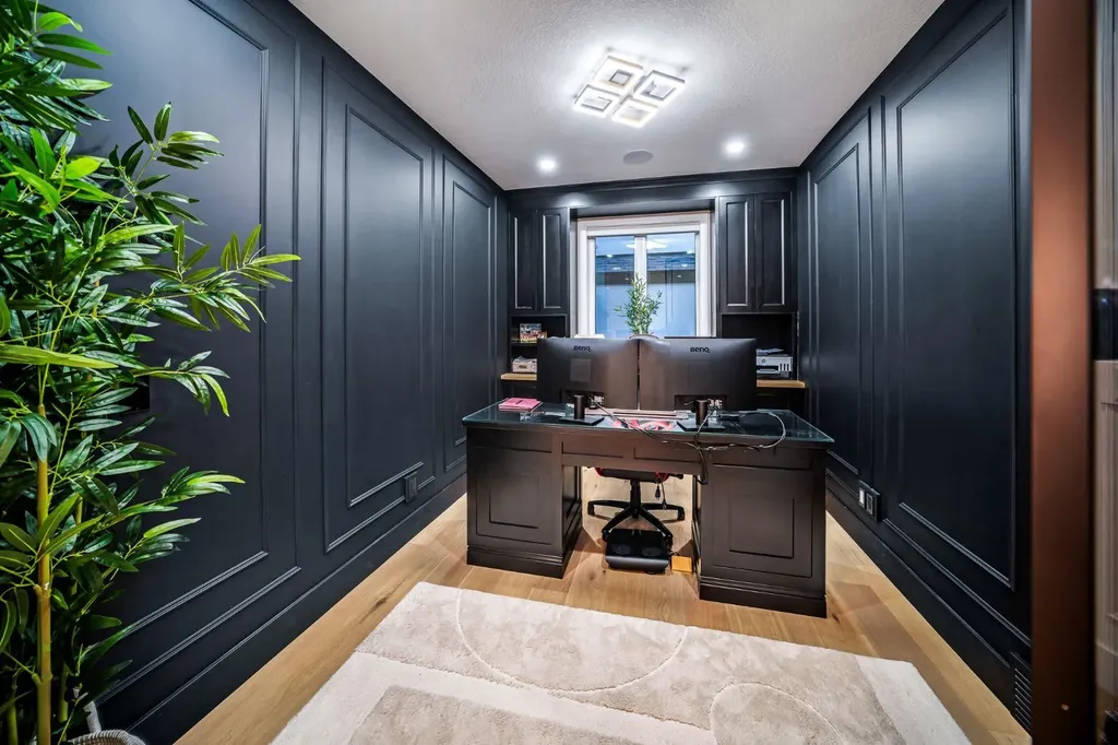103 Aspen Summit Close SW Calgary AB T3H 6B3