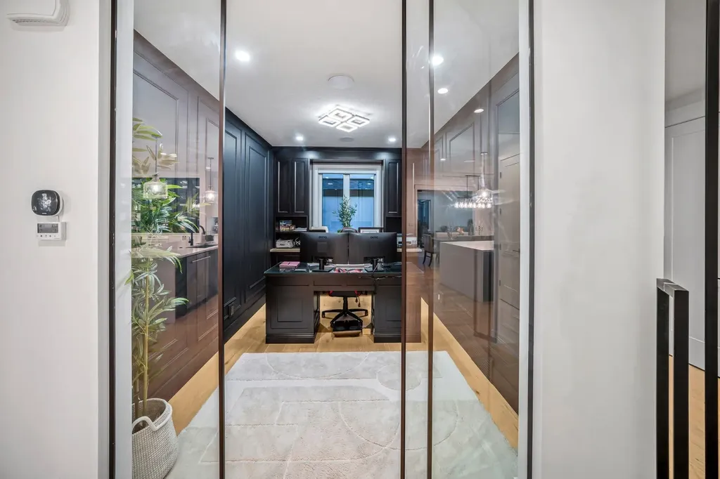 103 Aspen Summit Close SW Calgary AB T3H 6B3