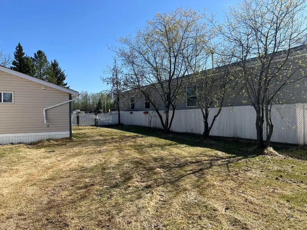 806 5 A Street Fox Creek AB T0H 1P0