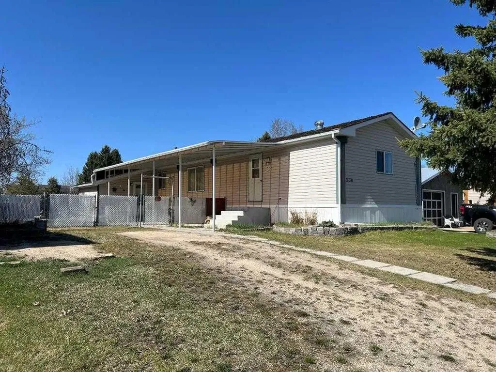 806 5 A Street Fox Creek AB T0H 1P0
