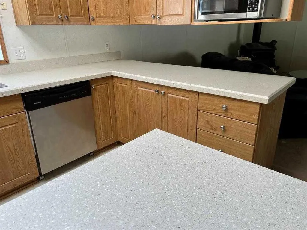 806 5 A Street Fox Creek AB T0H 1P0