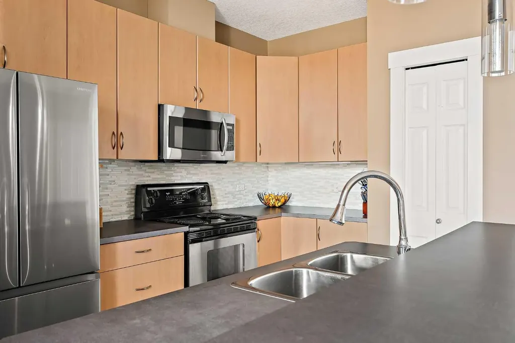 3501 15 Street SW Calgary AB T2T4A4