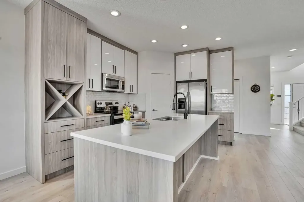 92 Prestwick Heath SE Calgary AB T2Z 4E4