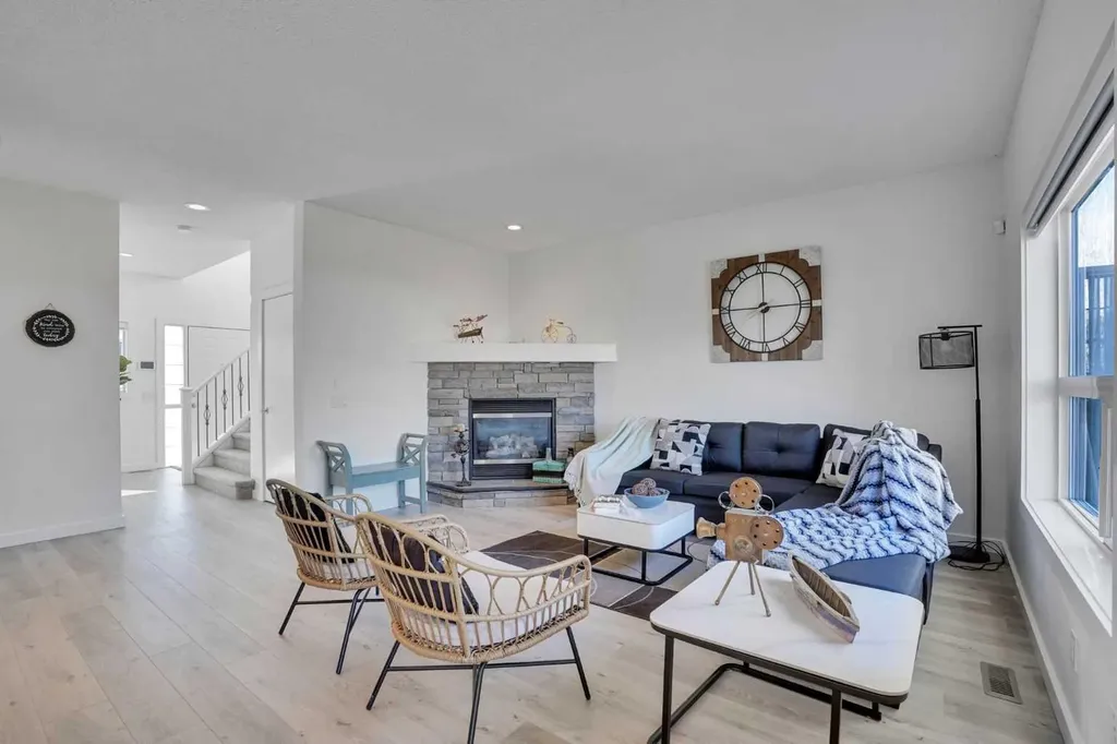 92 Prestwick Heath SE Calgary AB T2Z 4E4