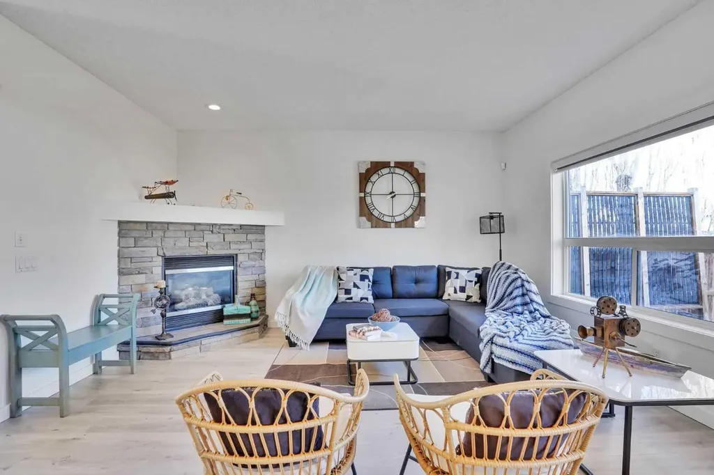 92 Prestwick Heath SE Calgary AB T2Z 4E4