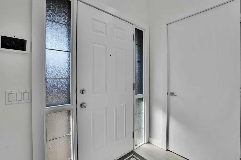 92 Prestwick Heath SE Calgary AB T2Z 4E4