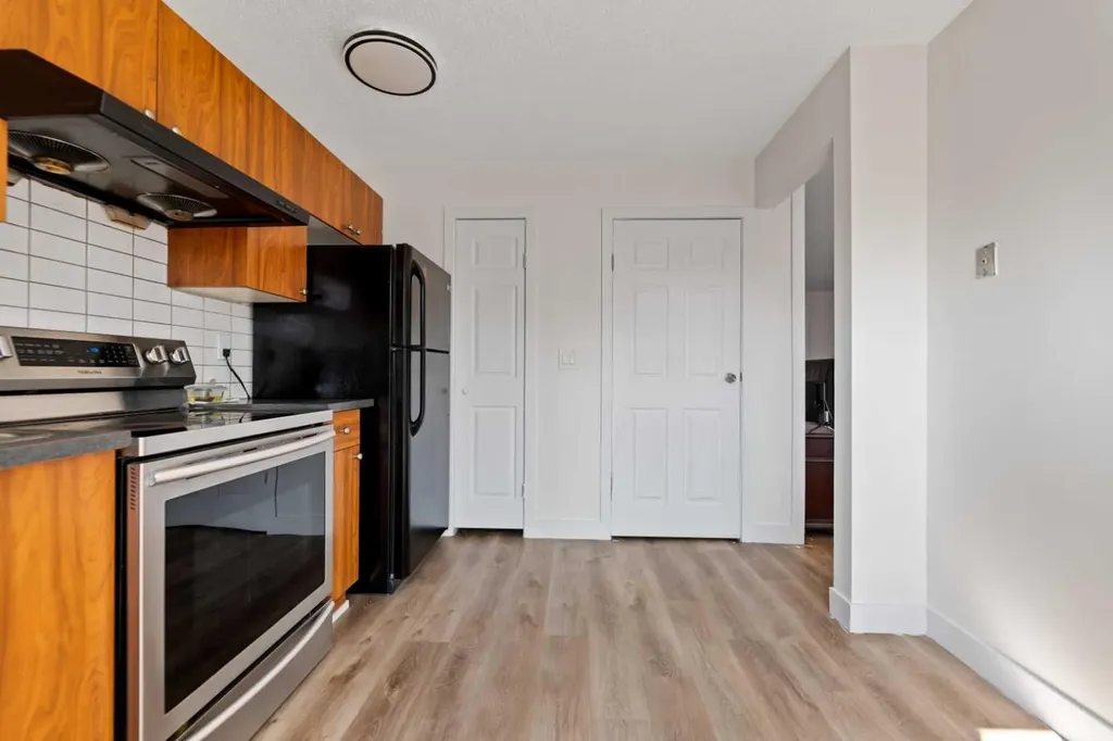 40 Pinecliff Close NE Calgary AB T1Y 4N5