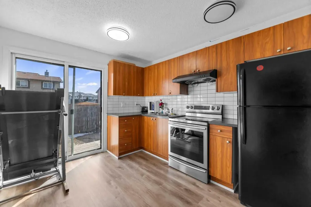 40 Pinecliff Close NE Calgary AB T1Y 4N5