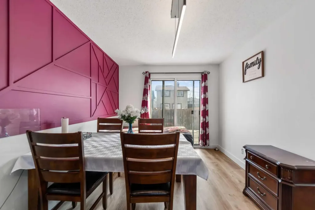 40 Pinecliff Close NE Calgary AB T1Y 4N5