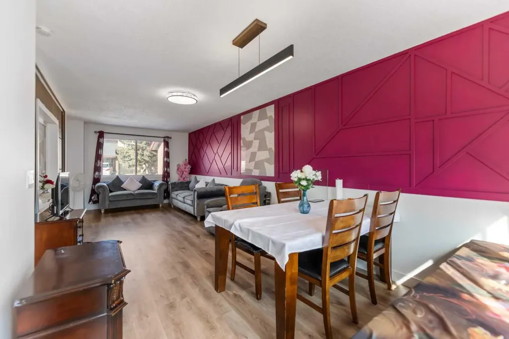 40 Pinecliff Close NE Calgary AB T1Y 4N5