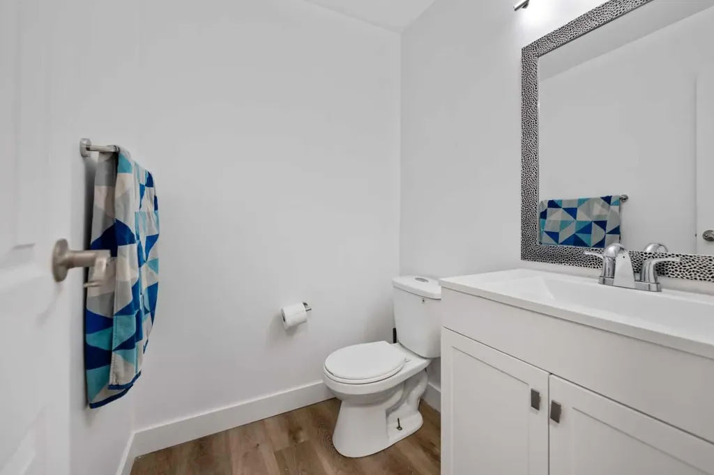 40 Pinecliff Close NE Calgary AB T1Y 4N5