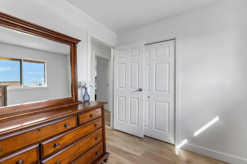 40 Pinecliff Close NE Calgary AB T1Y 4N5