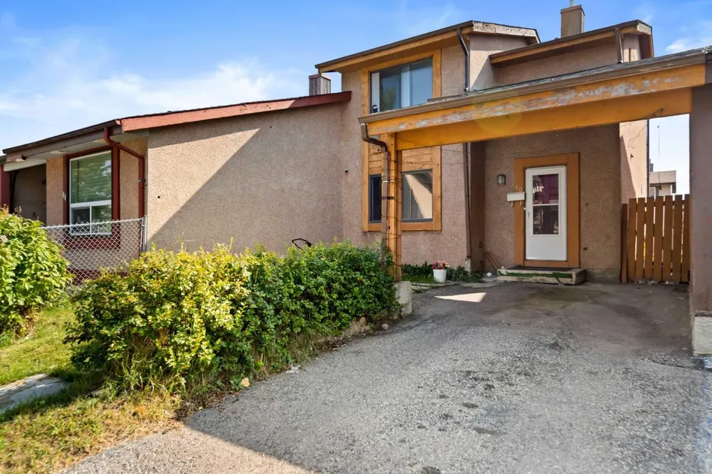 40 Pinecliff Close NE Calgary AB T1Y 4N5