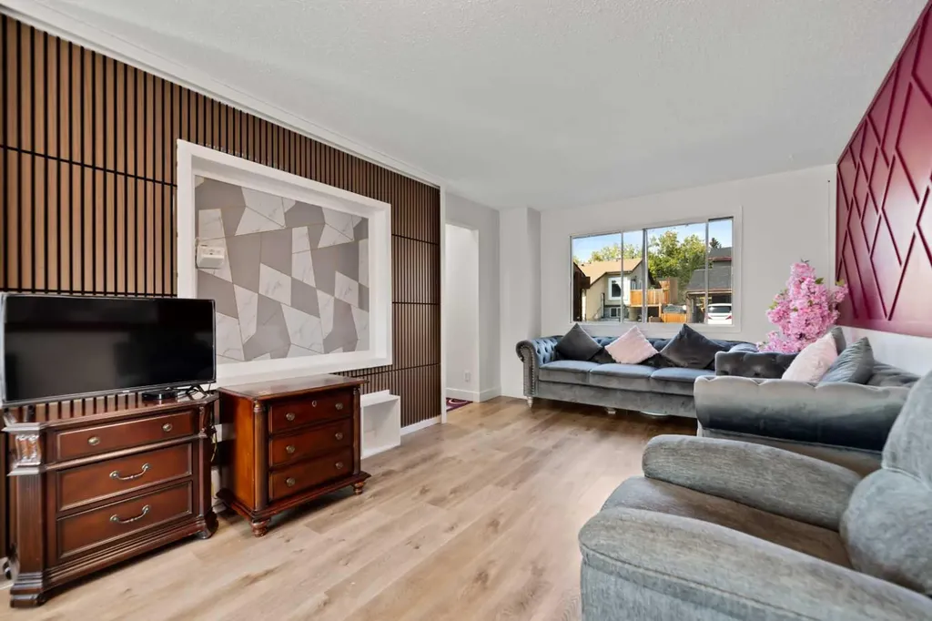40 Pinecliff Close NE Calgary AB T1Y 4N5