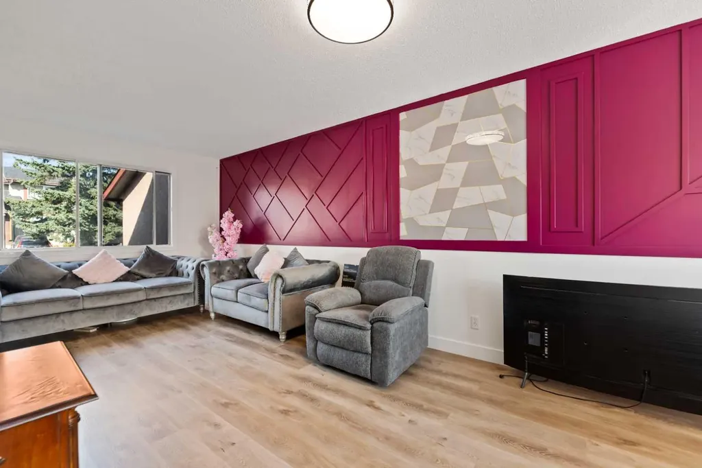 40 Pinecliff Close NE Calgary AB T1Y 4N5