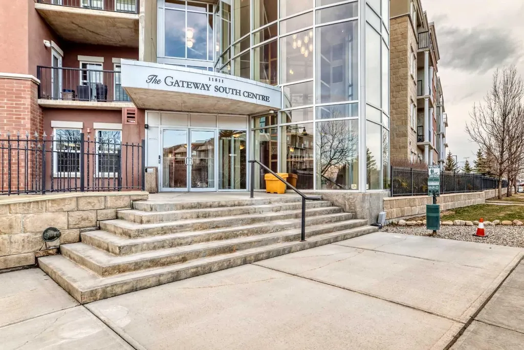 11811 Lake Fraser Drive SE Calgary AB T2J7J1
