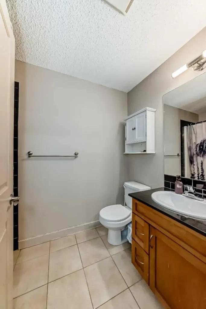 11811 Lake Fraser Drive SE Calgary AB T2J7J1