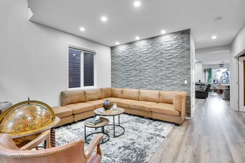 119 Panton Landing NW Calgary AB T3K 0W4