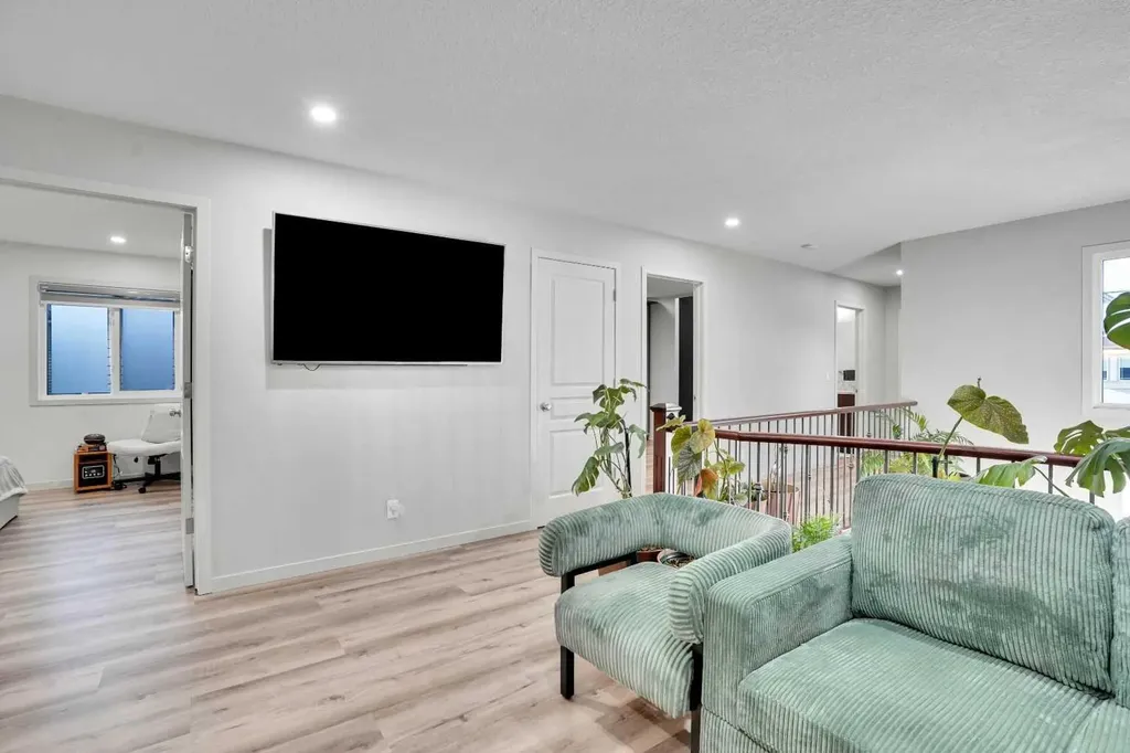 119 Panton Landing NW Calgary AB T3K 0W4