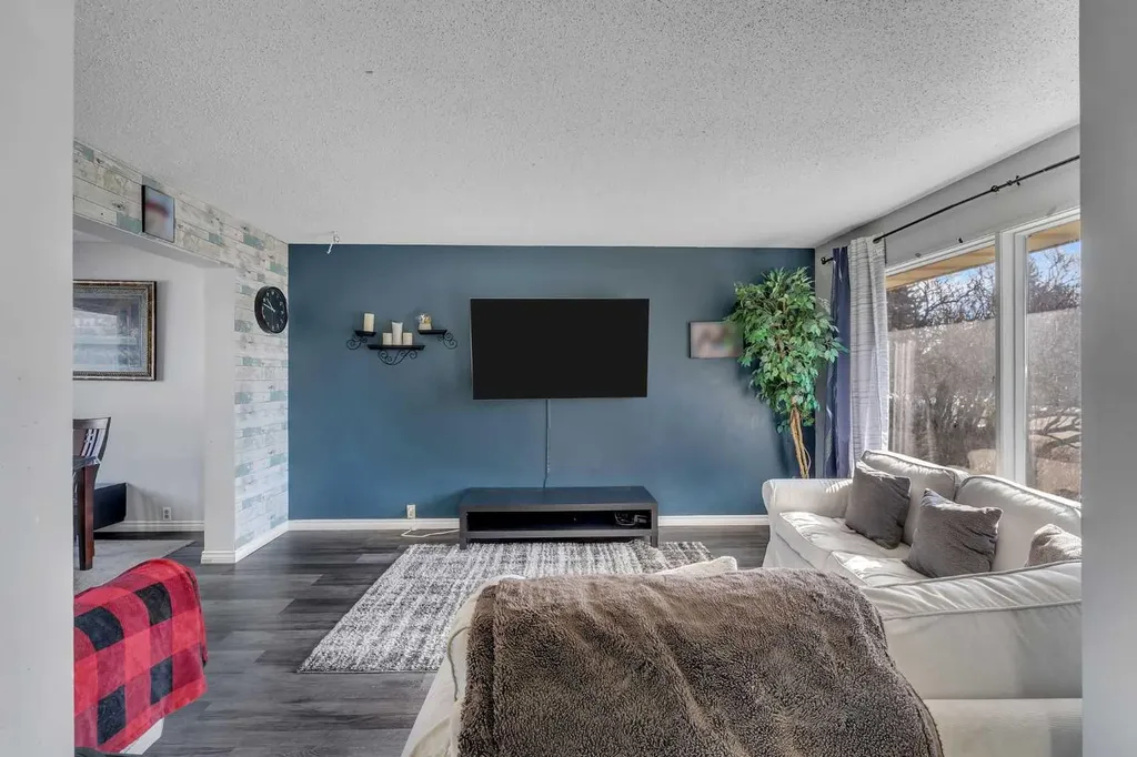 354 Aboyne Place NE Calgary AB T2A 5Y9