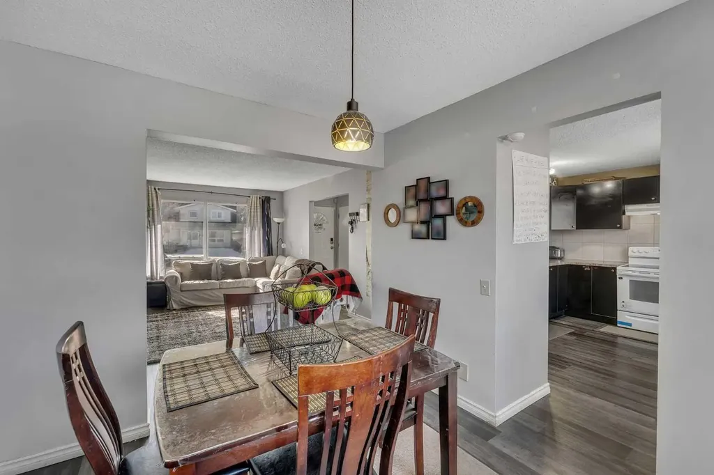 354 Aboyne Place NE Calgary AB T2A 5Y9