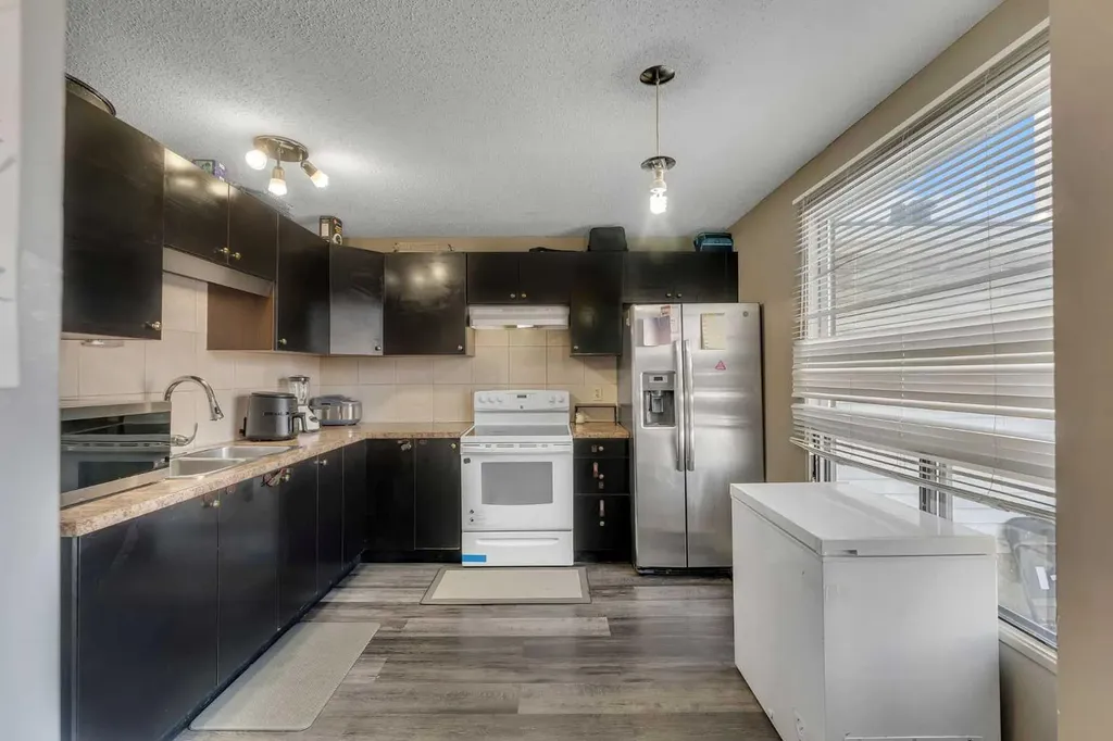 354 Aboyne Place NE Calgary AB T2A 5Y9