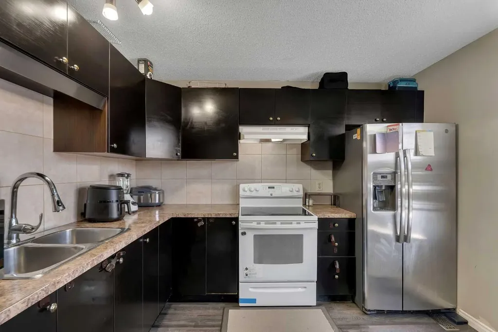 354 Aboyne Place NE Calgary AB T2A 5Y9