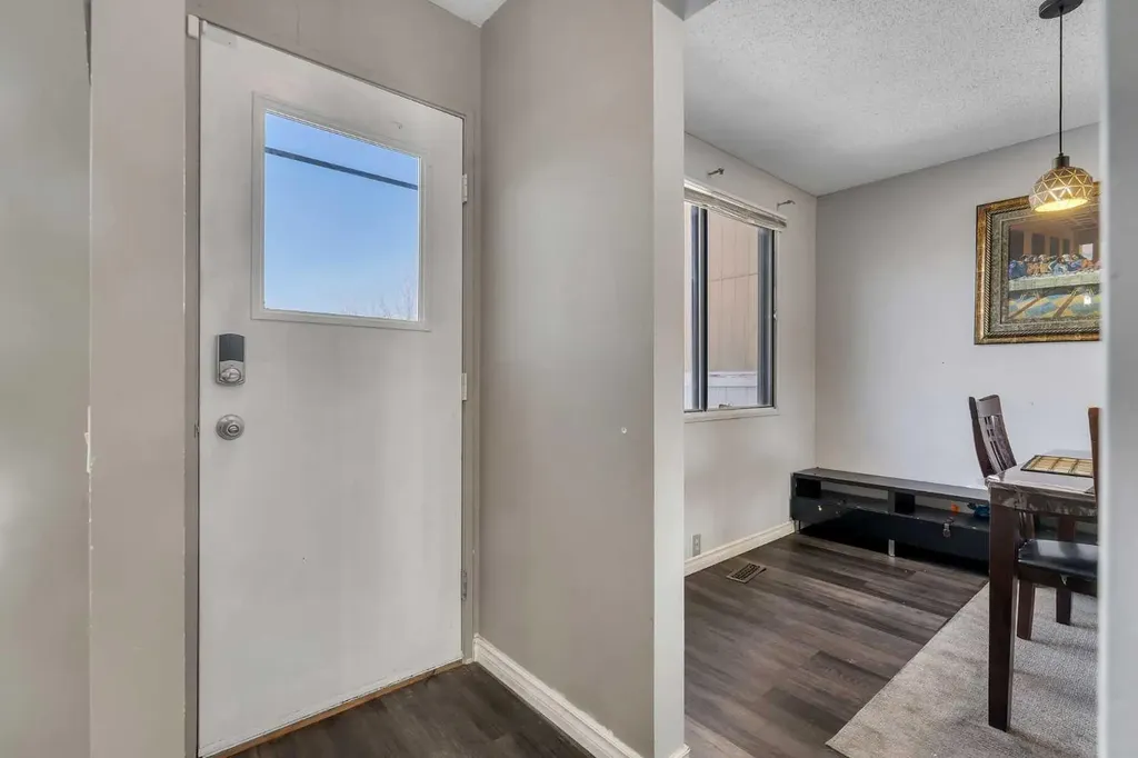 354 Aboyne Place NE Calgary AB T2A 5Y9