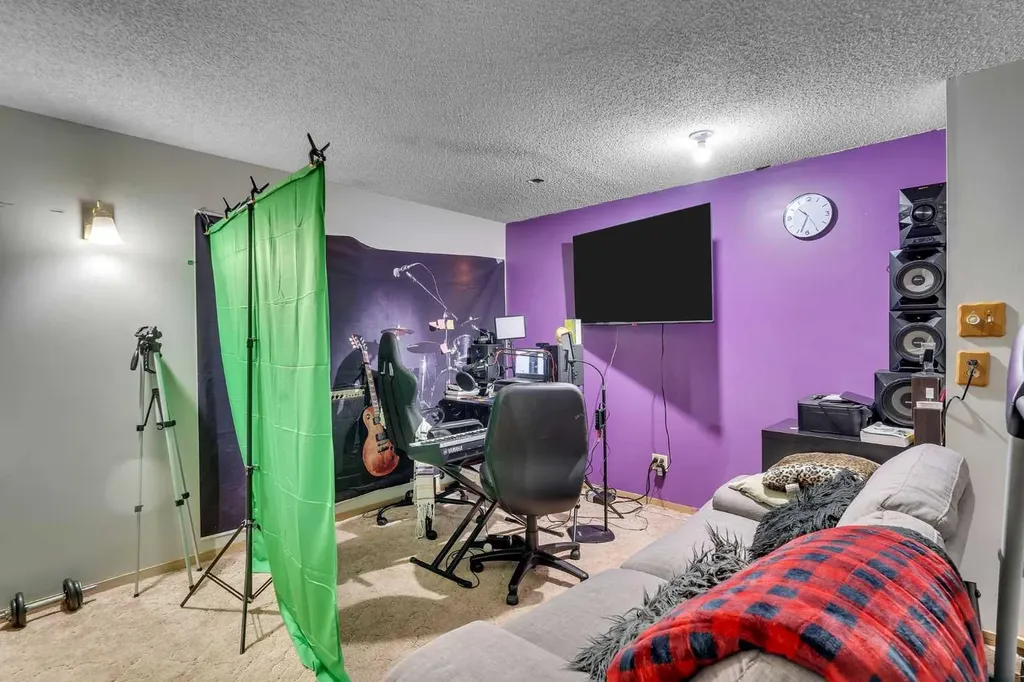 354 Aboyne Place NE Calgary AB T2A 5Y9