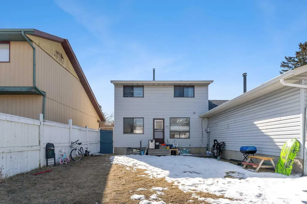 354 Aboyne Place NE Calgary AB T2A 5Y9