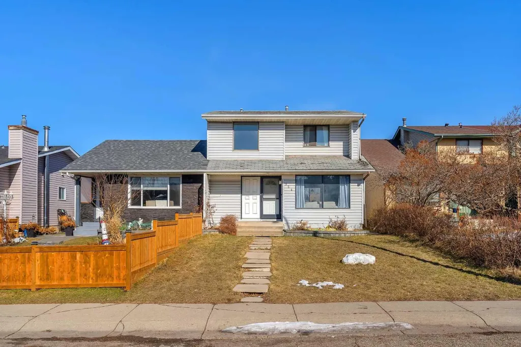 354 Aboyne Place NE Calgary AB T2A 5Y9