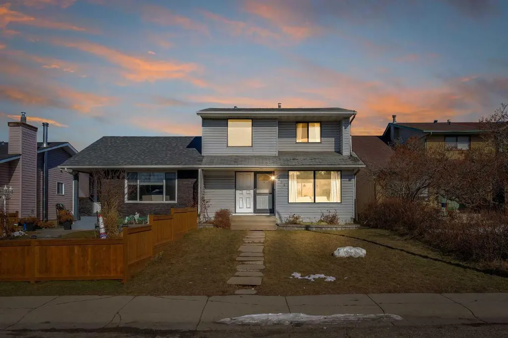 354 Aboyne Place NE Calgary AB T2A 5Y9