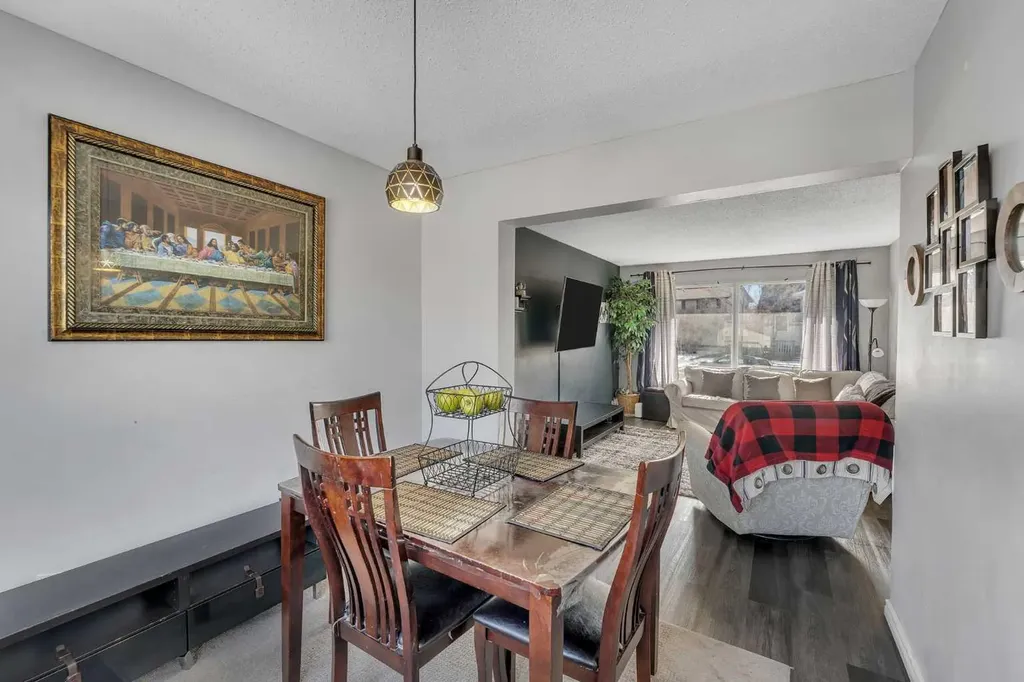 354 Aboyne Place NE Calgary AB T2A 5Y9