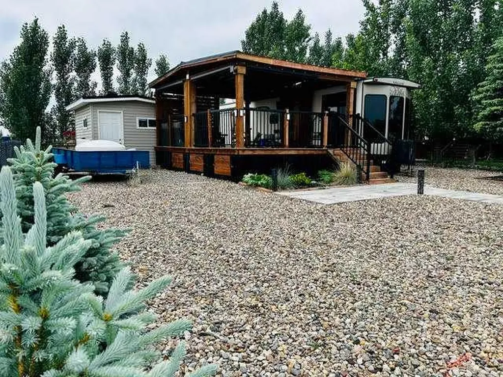 8 Travers Ridge Way Rural Vulcan County AB T0L 2B0