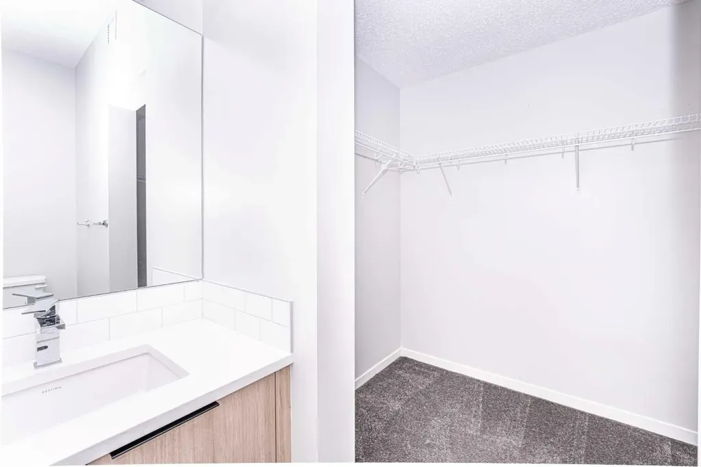 40 Carrington Plaza N Calgary AB T3P 1X7