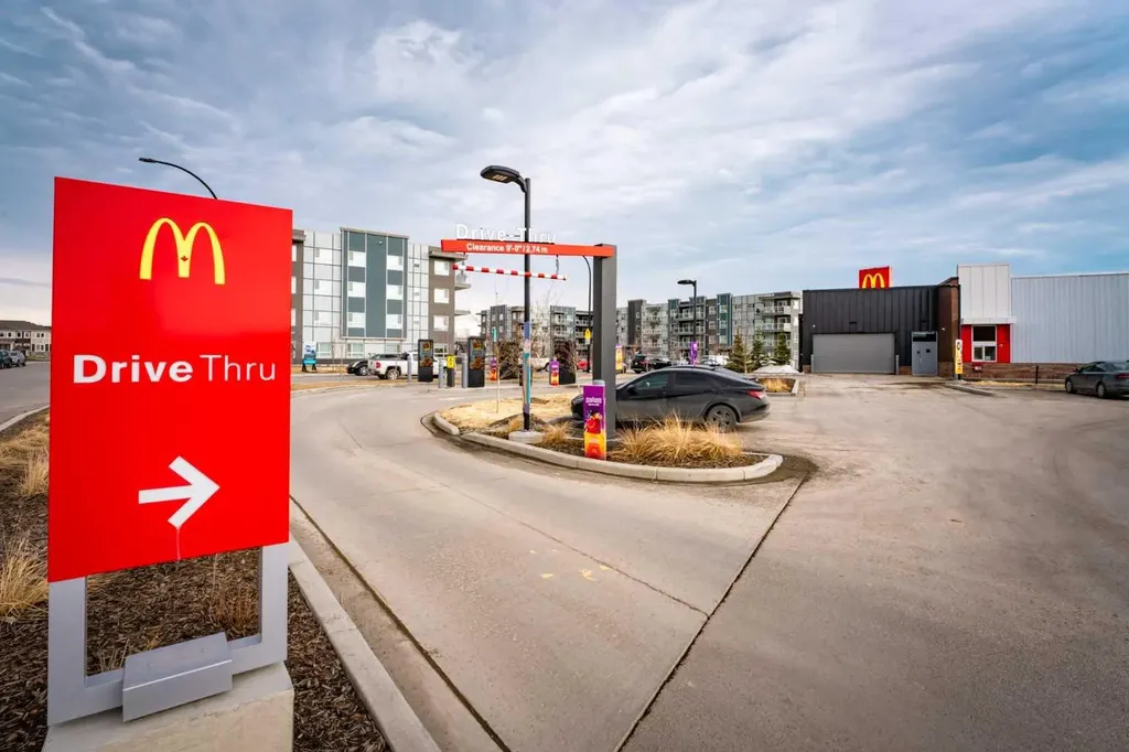 40 Carrington Plaza N Calgary AB T3P 1X7