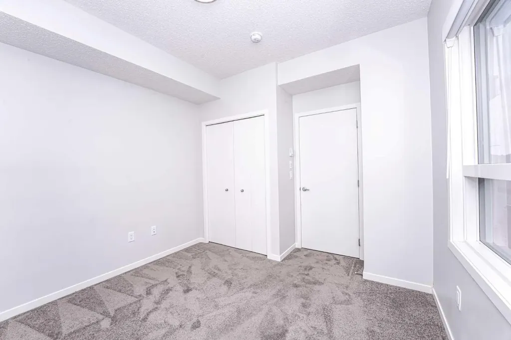 40 Carrington Plaza N Calgary AB T3P 1X7