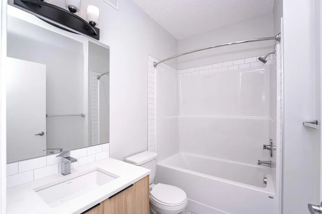 40 Carrington Plaza N Calgary AB T3P 1X7