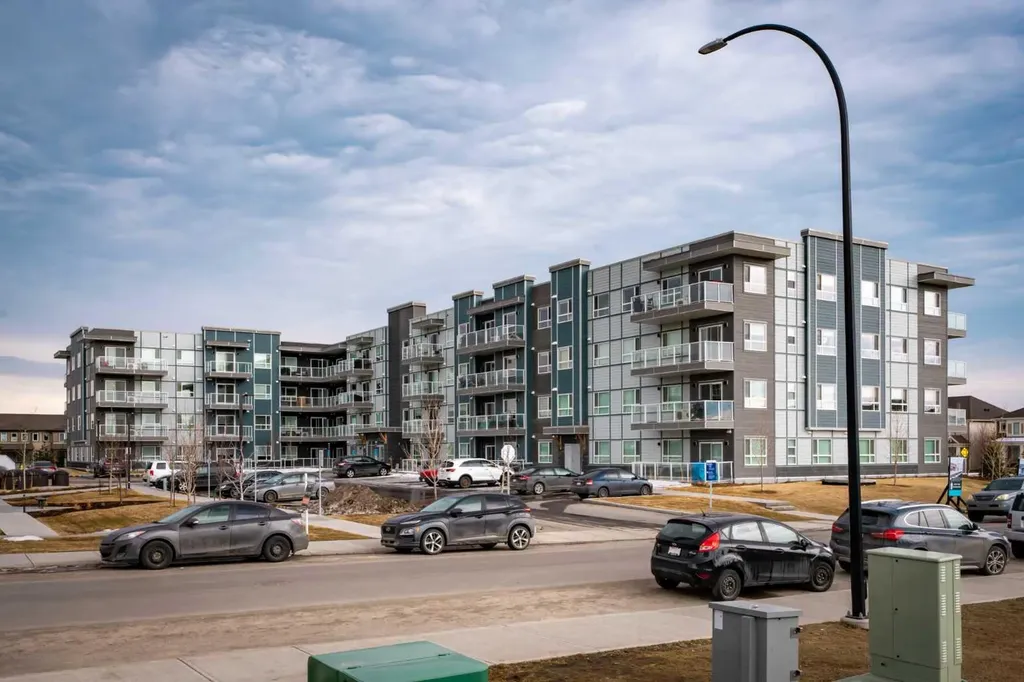 40 Carrington Plaza N Calgary AB T3P 1X7