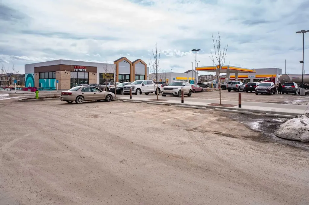 40 Carrington Plaza N Calgary AB T3P 1X7