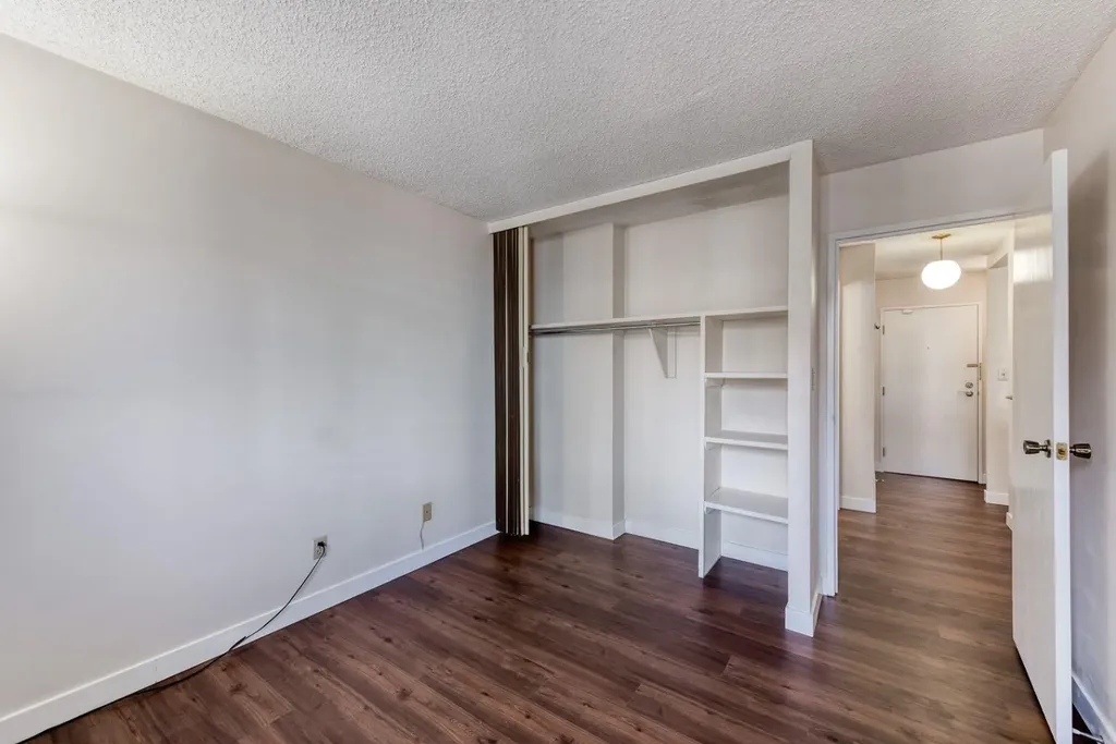 340 14 Avenue SW Calgary AB T2R 1H4