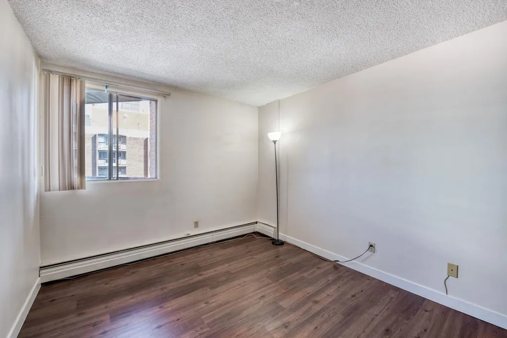 340 14 Avenue SW Calgary AB T2R 1H4