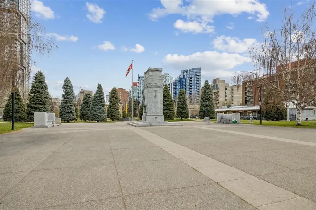 340 14 Avenue SW Calgary AB T2R 1H4